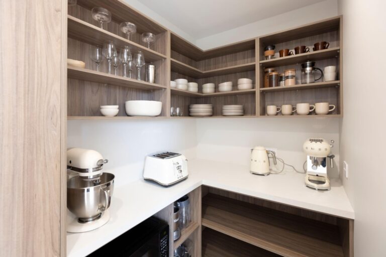 Musslewhite - For Sale - Image 2