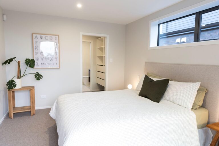 Musslewhite - For Sale - Image 3