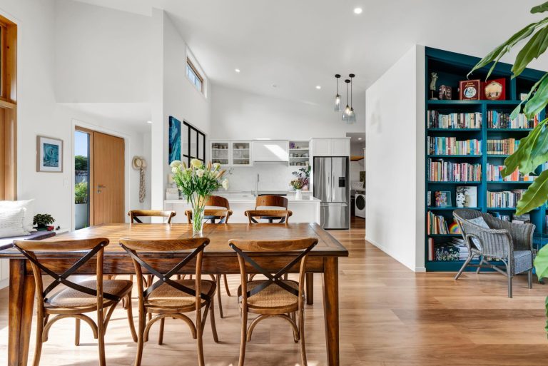 New Plymouth City - Image 4