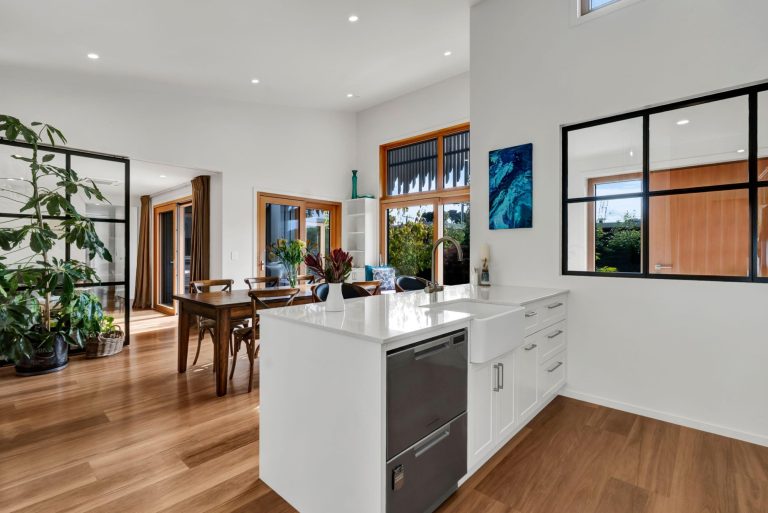 New Plymouth City - Image 5