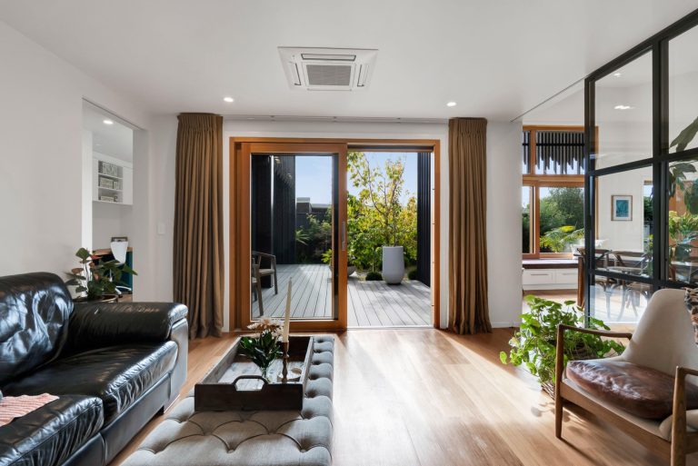 New Plymouth City - Image 7