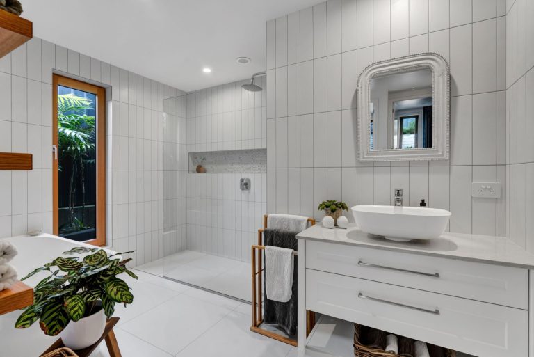 New Plymouth City - Image 8