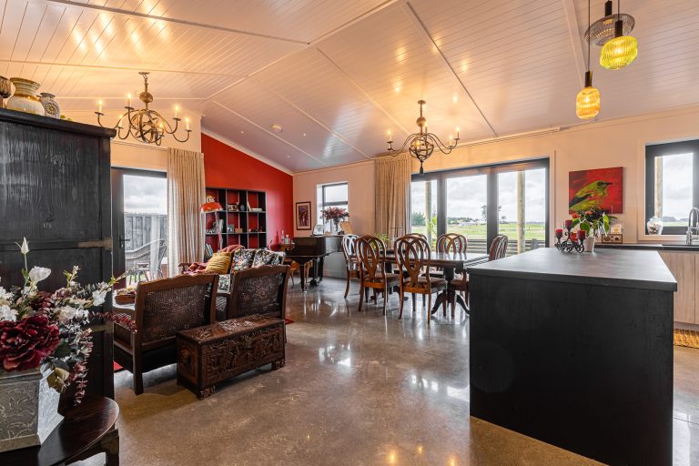 He āhuru mōwai - Image 2