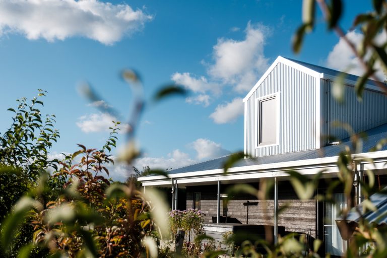 Four Corners - Image 6