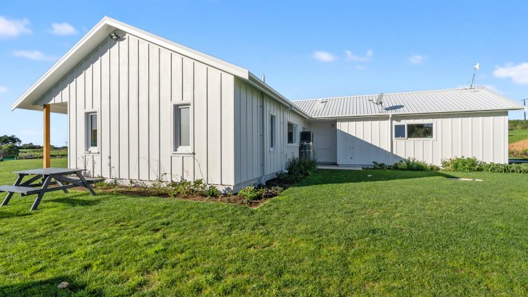 Taranaki Egmont Village - Image 10