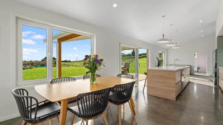 Taranaki Egmont Village - Image 3