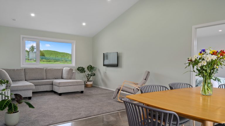 Taranaki Egmont Village - Image 4