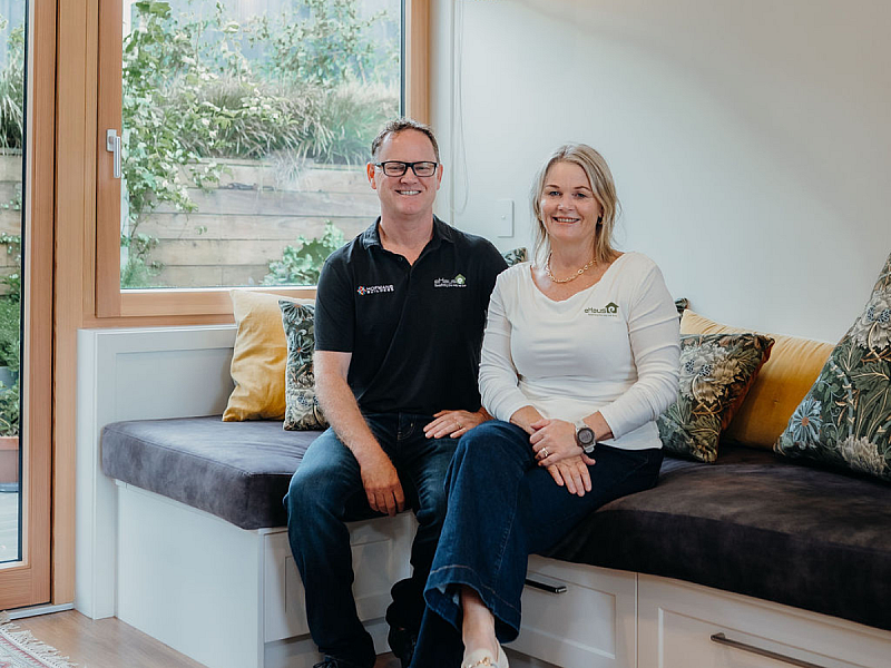 Steve and Susie Taranaki seated sq