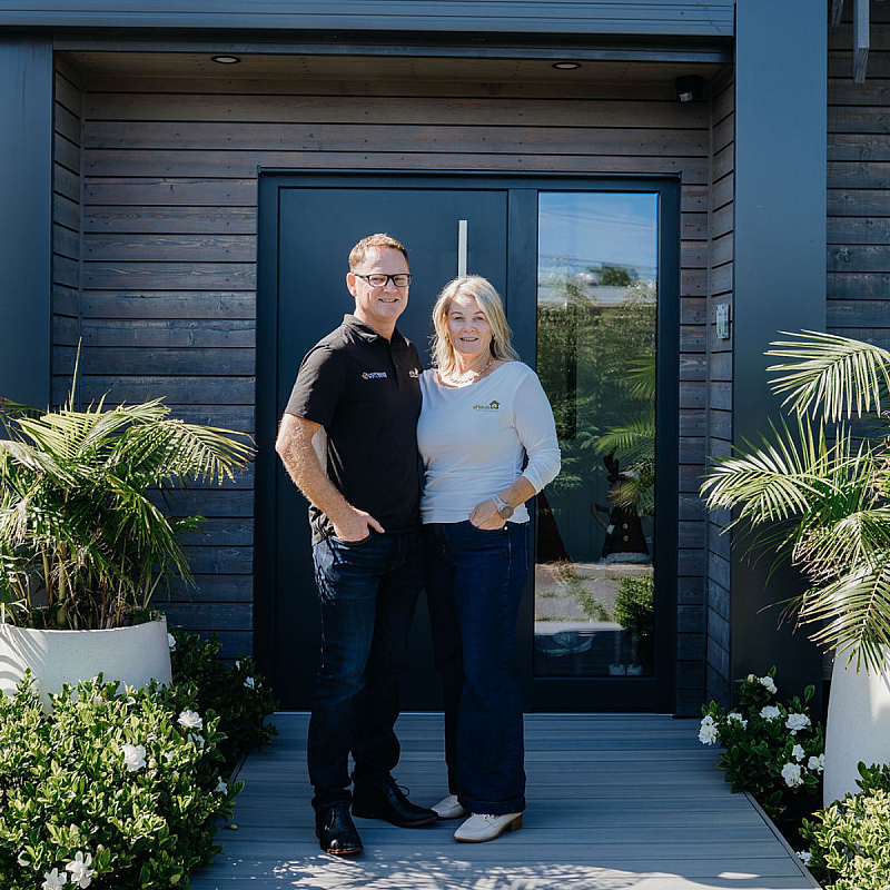 Steve and Susie Taranaki outside sq