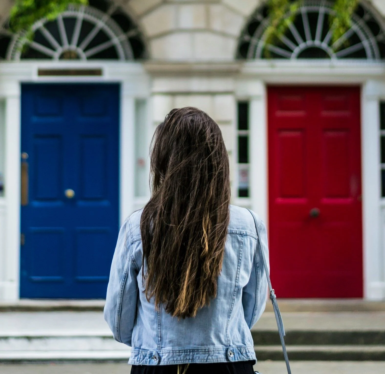 Shares vs Term Deposits, What Should I Invest In?